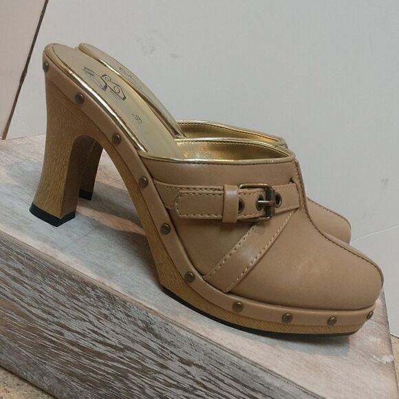 👍 Pretty Tan Heeled Mules Size 6.5.  S3 - Picture 1 of 5